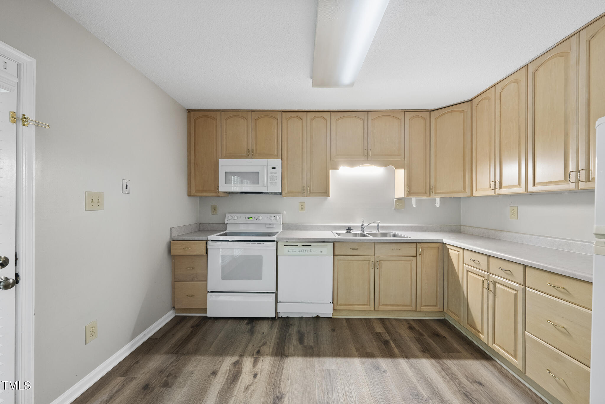7926 Brown Bark Place Raleigh, NC 27615 - Photo 17 of 22 DSC07072