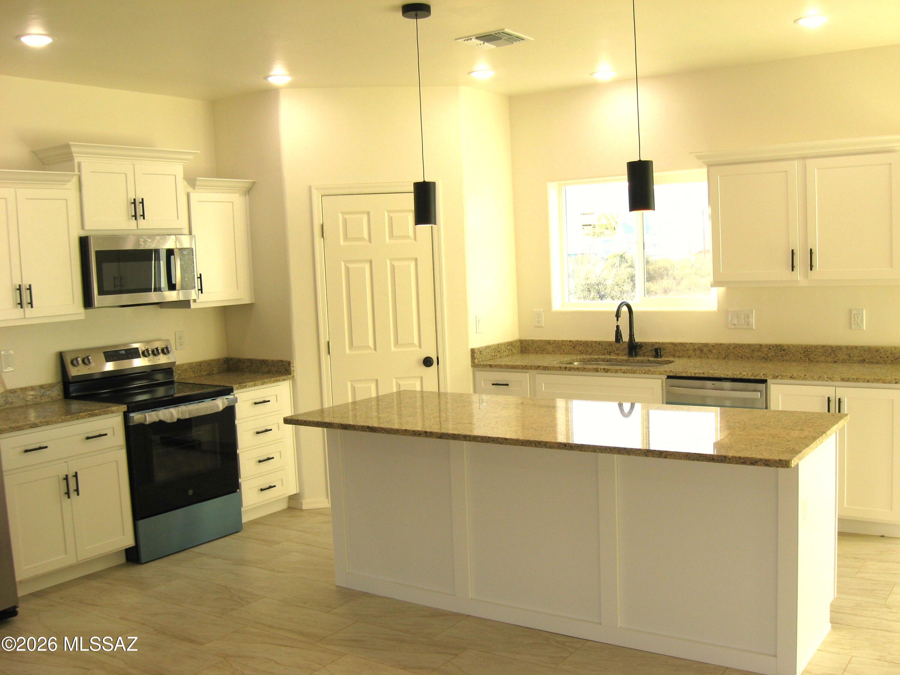 1732 Faro Court Rio Rico, AZ 85648 - Photo 6 of 43