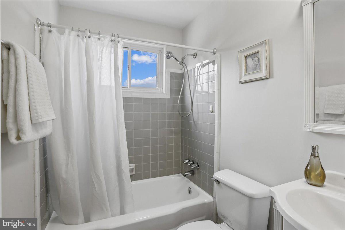 3515 Kayson Street Silver Spring, MD 20906 - Photo 26 of 49 Full Tub Bath
