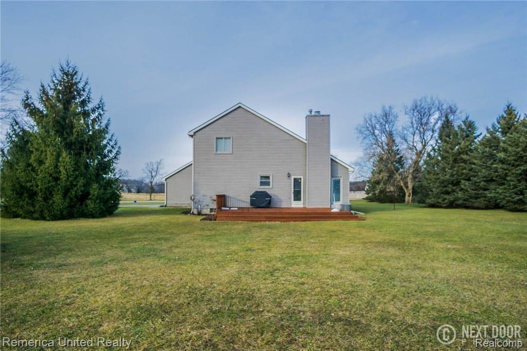 11880 Larkins Road Brighton, MI 48114 - Photo 4 of 26 DSC03636.jpg