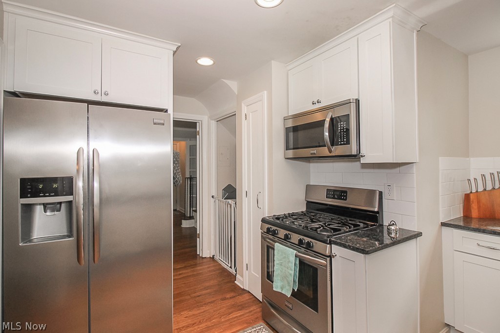 2764 Berkshire Road Cleveland, OH 44106 - Photo 9 of 27 Gallery Image 9