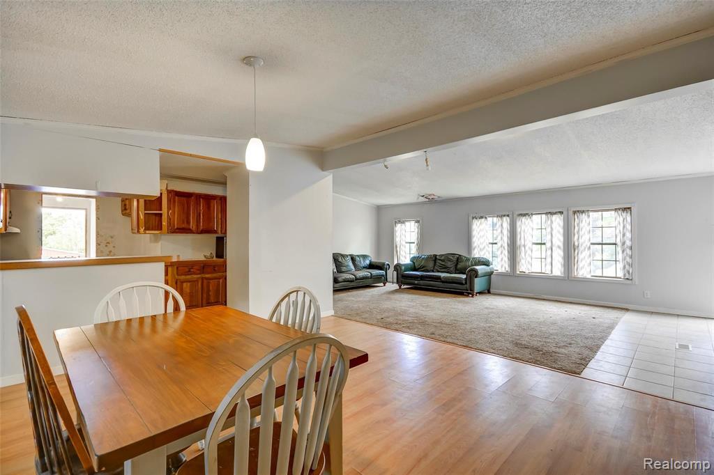 1347 Elms Road Flint, MI 48532 - Photo 6 of 40