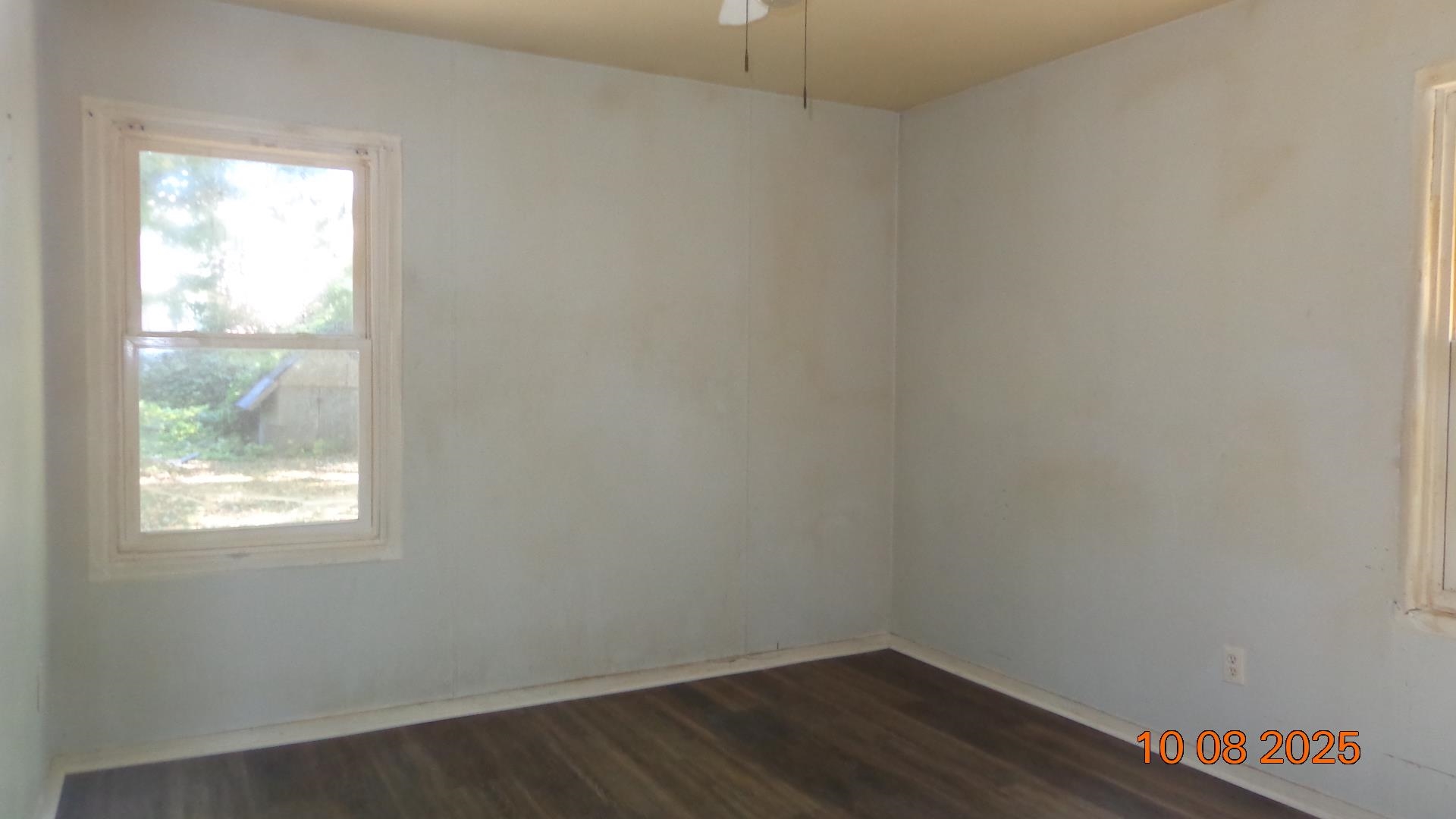 3915 Ingham Street Lansing, MI 48911 - Photo 8 of 22 50191017-963d386d-f79c-4fe2-a80c-5d6d537b7e4a.JPG
