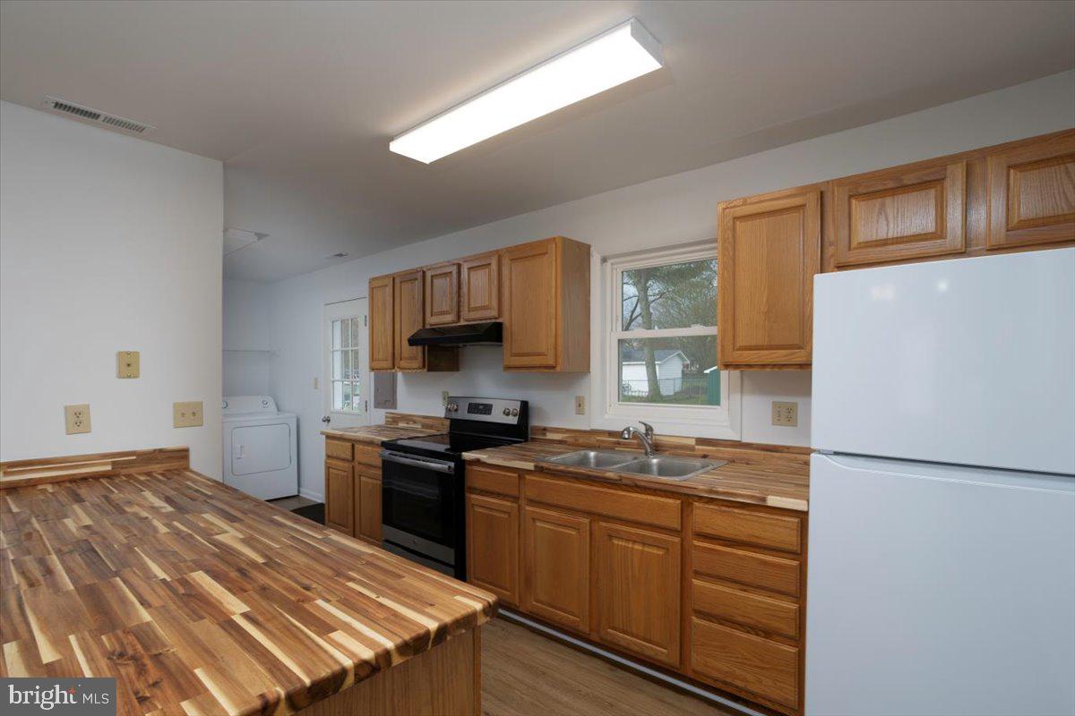 6 Oak Street Ridgely, MD 21660 - Photo 14 of 19 Kitchen