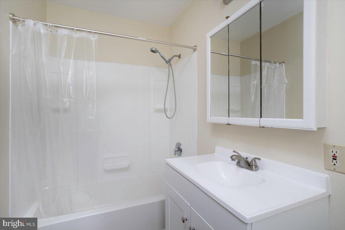 6 Oak Street Ridgely, MD 21660 - Photo 8 of 19 Master Bath