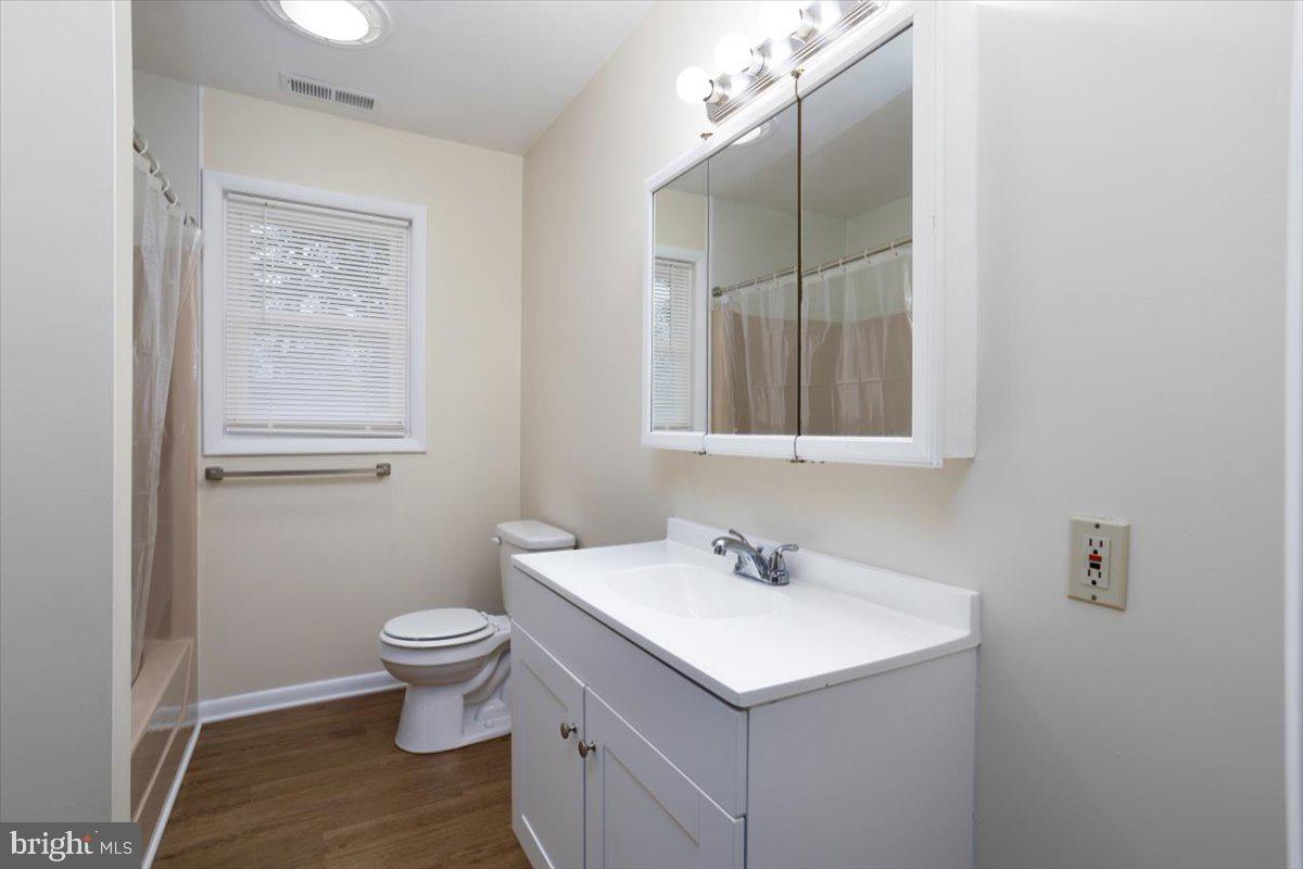 6 Oak Street Ridgely, MD 21660 - Photo 10 of 19 Hall Bath