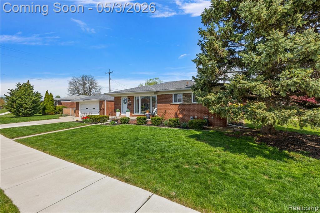 18241 Airport Road Fraser, MI 48026 - Photo 4 of 43