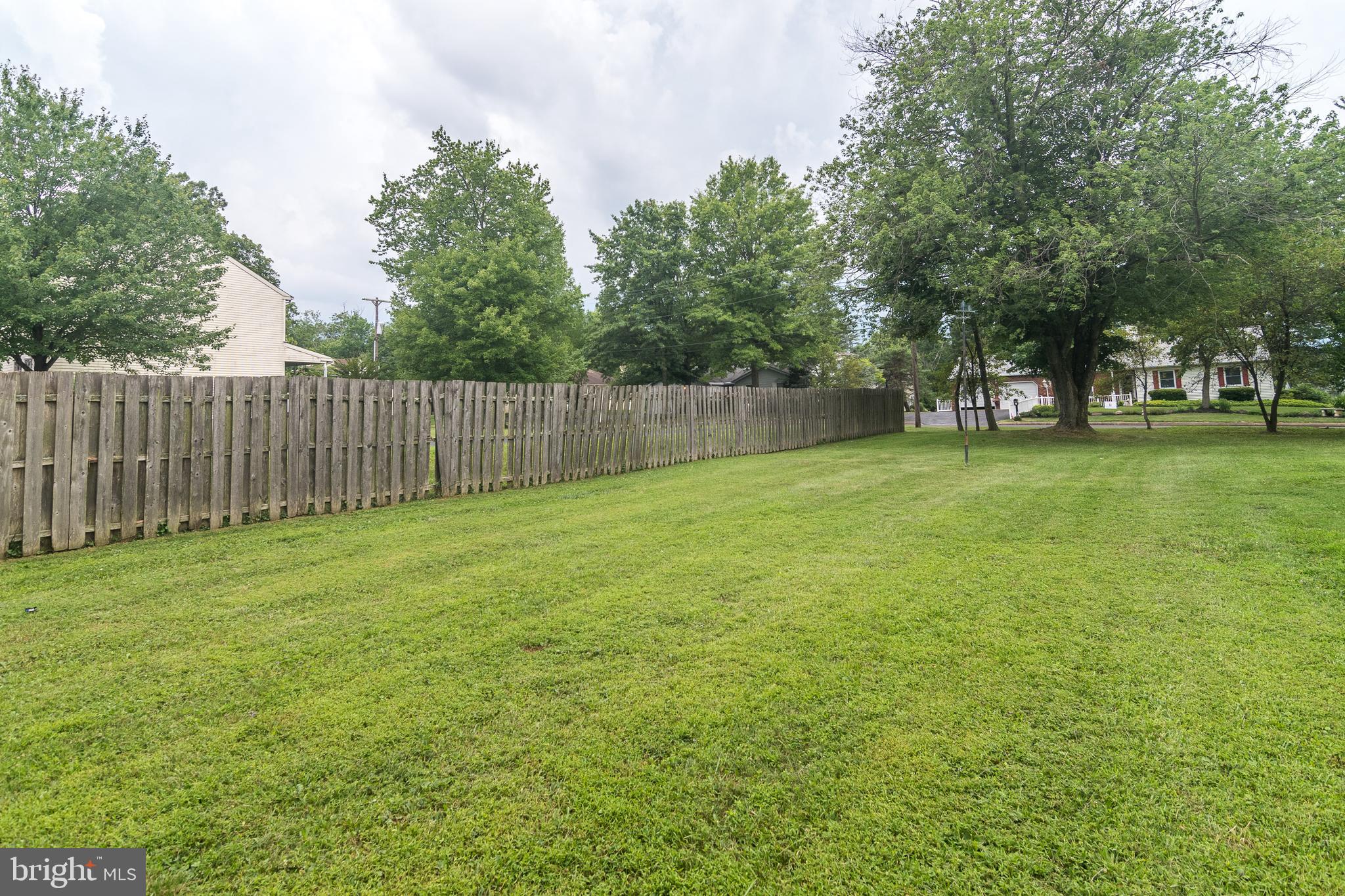 512 Cowpath Road Lansdale, PA 19446 - Photo 6 of 46 Partial fencing