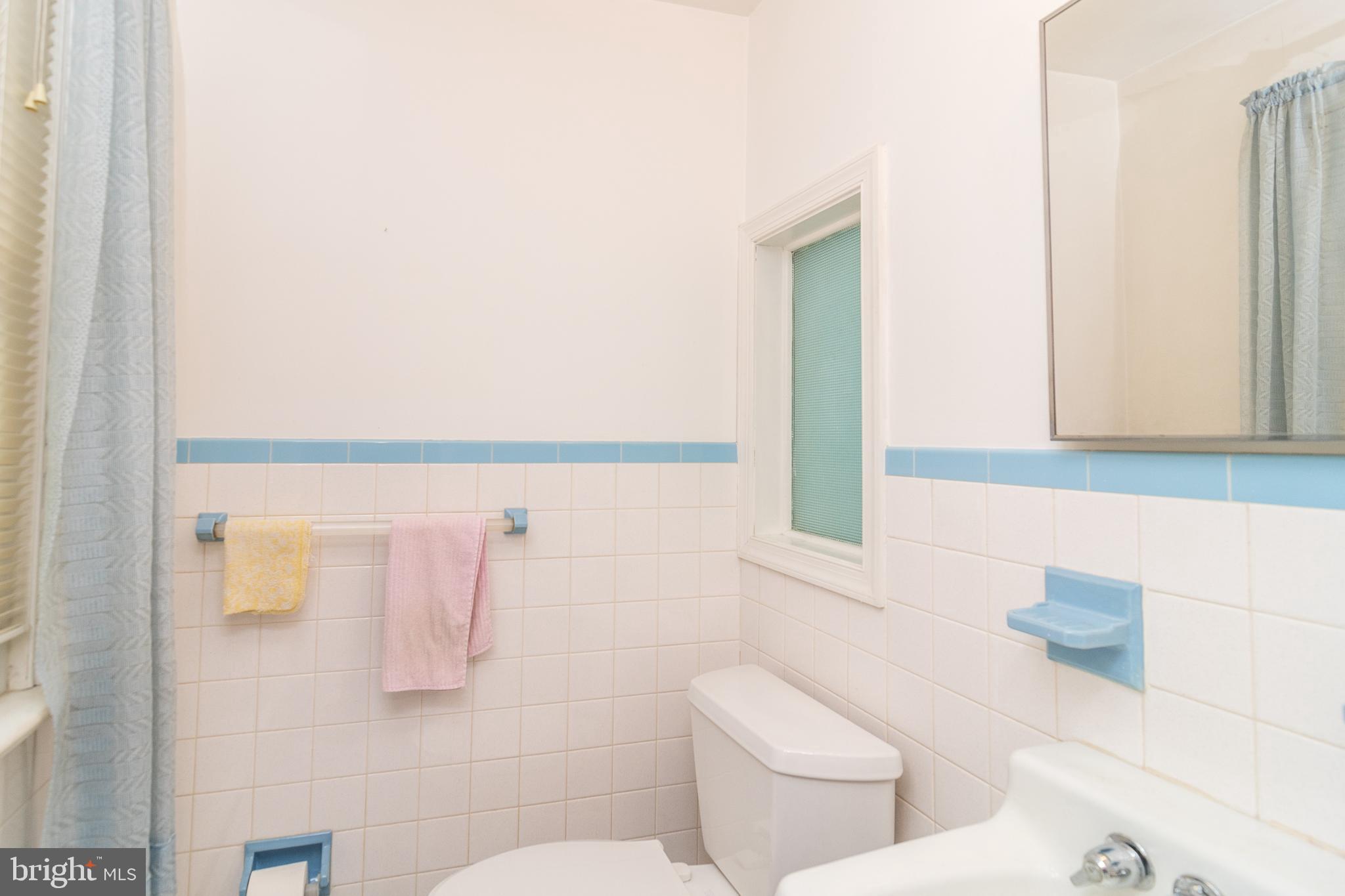 512 Cowpath Road Lansdale, PA 19446 - Photo 10 of 46 hall full bath