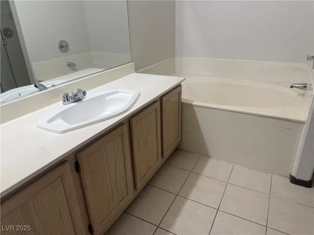 $1,000 | 4500 West Lake Mead Boulevard, Unit 202, Las Vegas, NV 89108