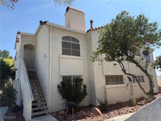$1,000 | 4500 West Lake Mead Boulevard, Unit 202, Las Vegas, NV 89108