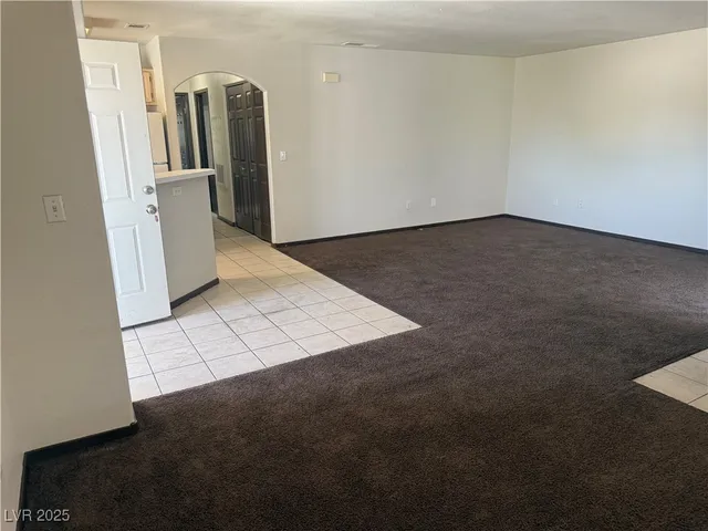$1,000 | 4500 West Lake Mead Boulevard, Unit 202, Las Vegas, NV 89108