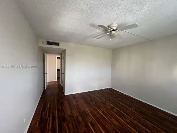 $2,500 | 800 Northeast 195th Street, Unit 501, Miami, FL 33179