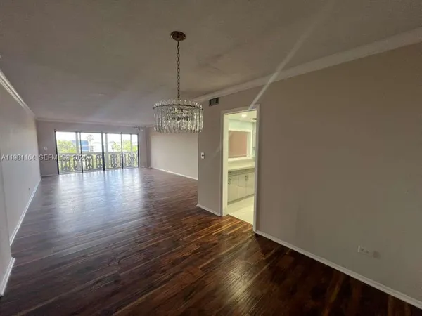 $2,500 | 800 Northeast 195th Street, Unit 501, Miami, FL 33179