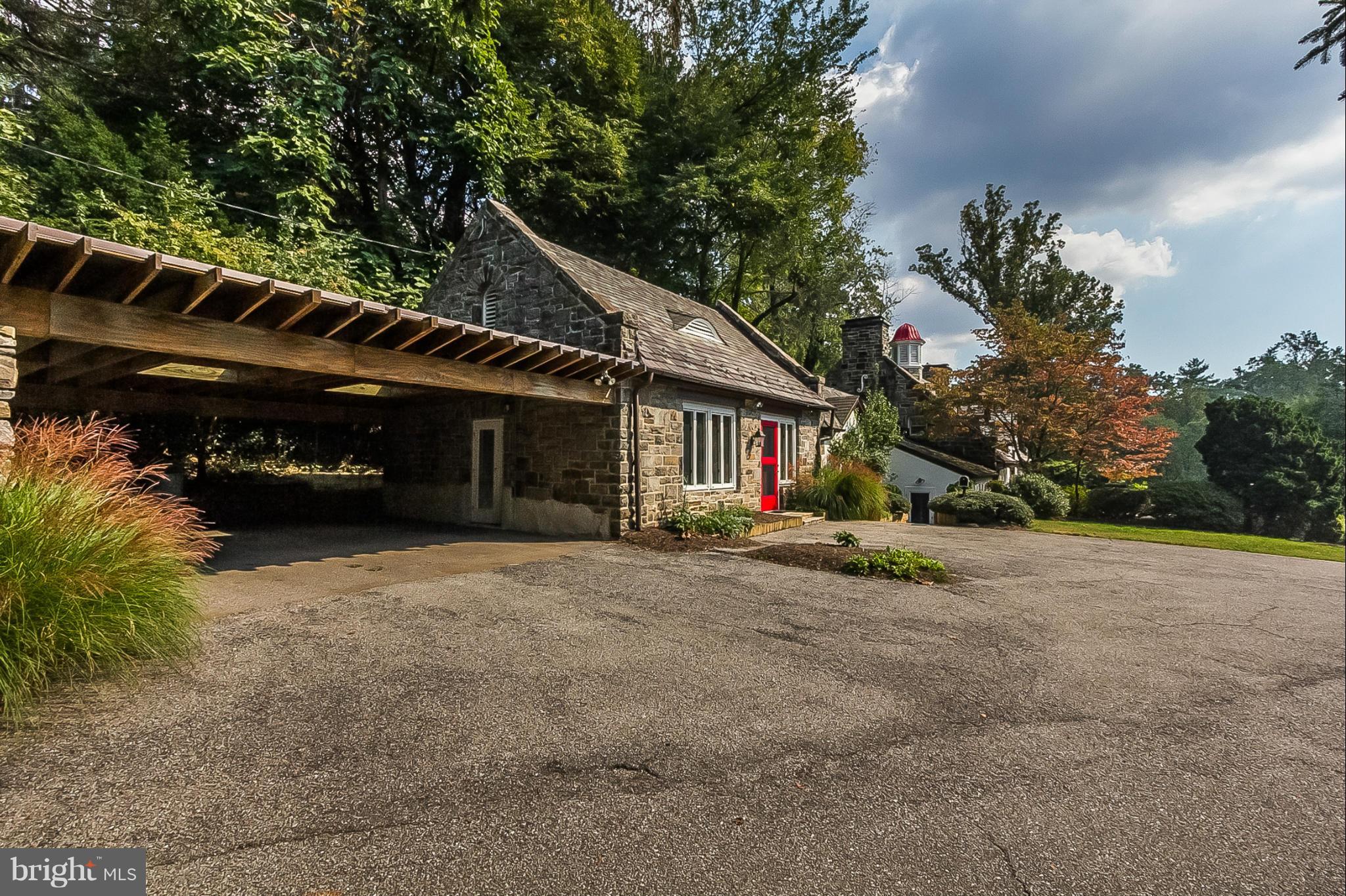 909 Poplar Hill Road Baltimore, MD 21210 - Photo 2 of 30 Exterior (General)