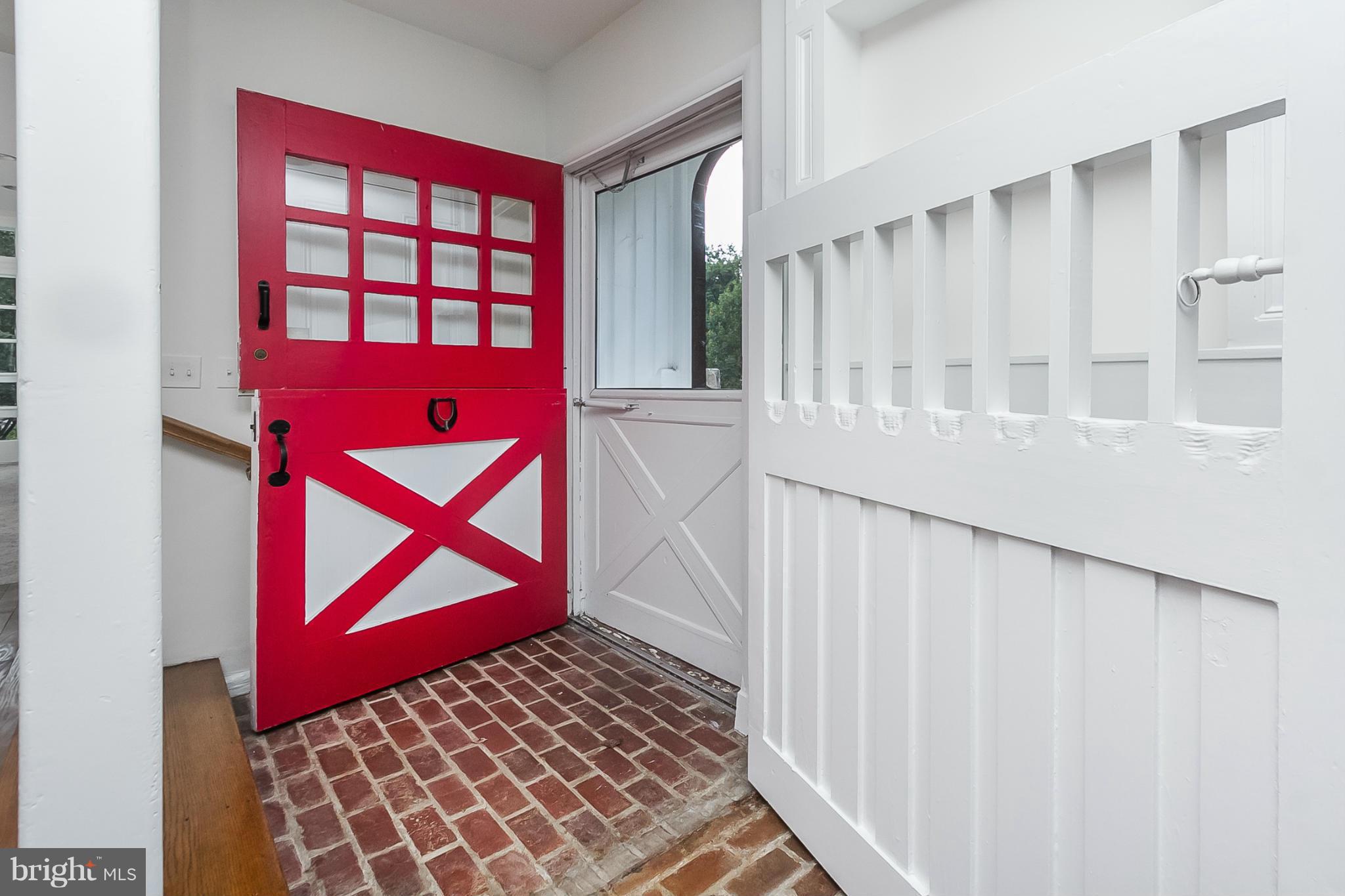 909 Poplar Hill Road Baltimore, MD 21210 - Photo 15 of 30 Interior (General)
