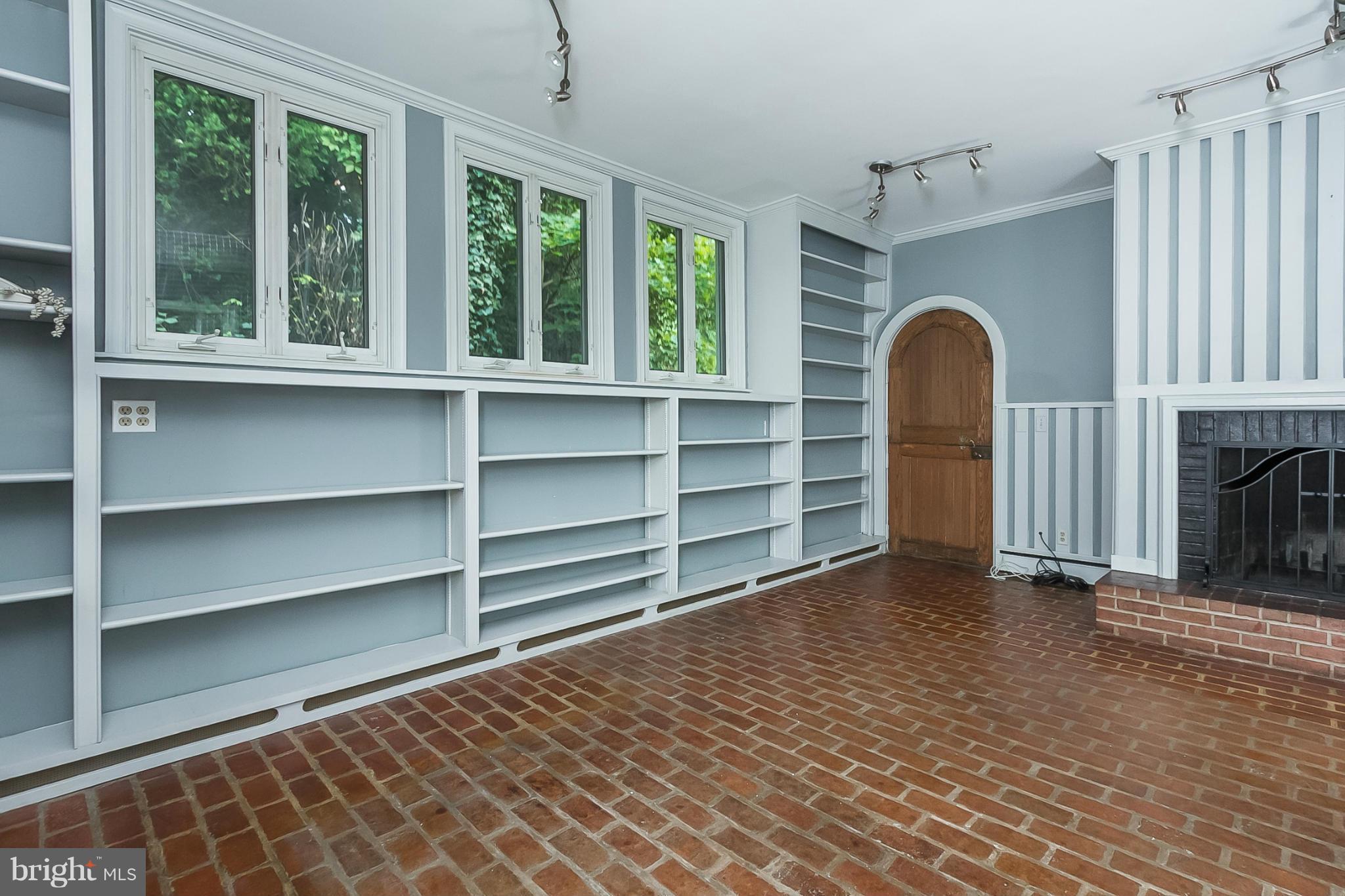 909 Poplar Hill Road Baltimore, MD 21210 - Photo 16 of 30 Interior (General)