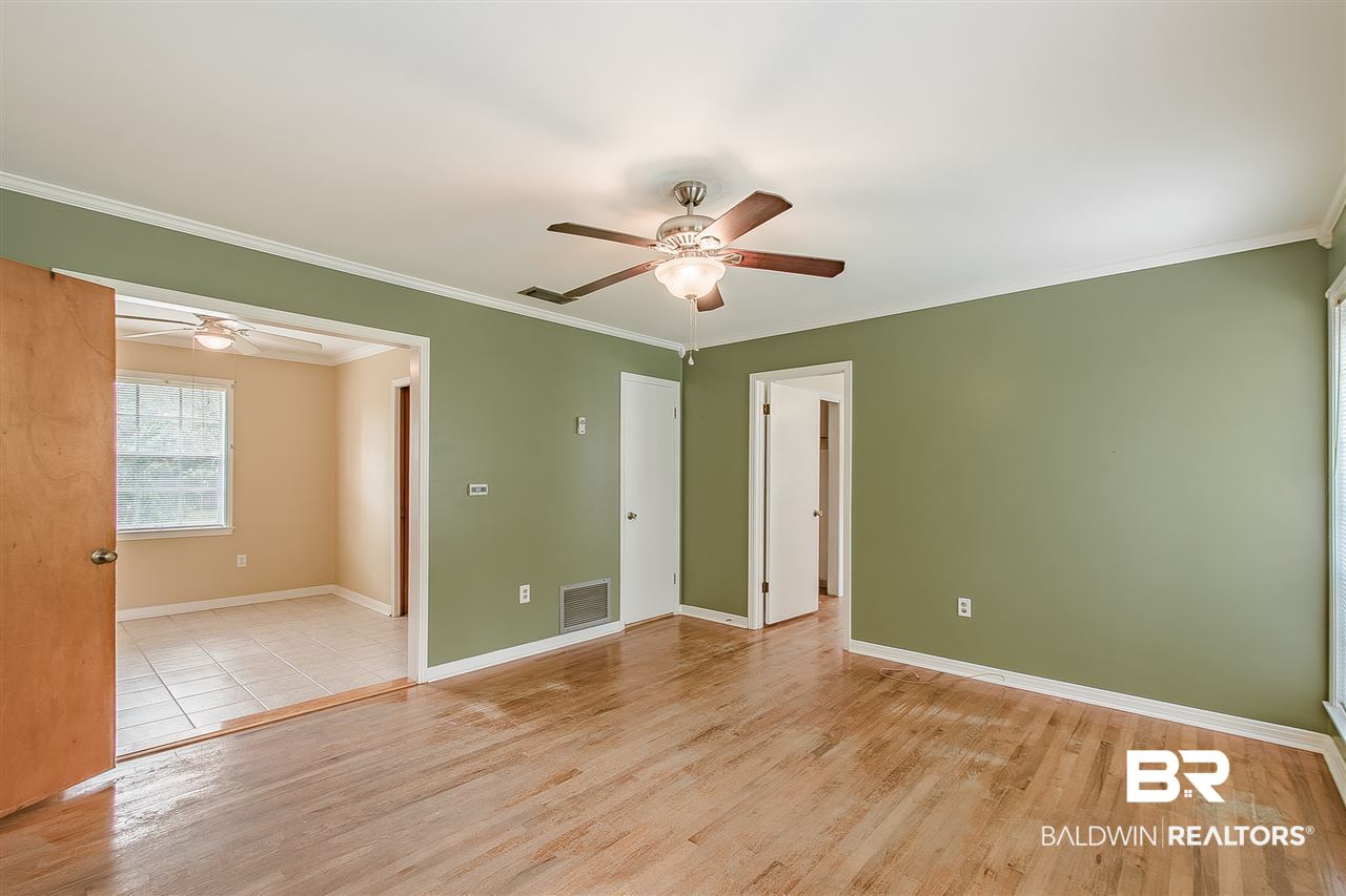 151 Sara Avenue South Daphne, AL 36527 - Photo 5 of 25 Living Room