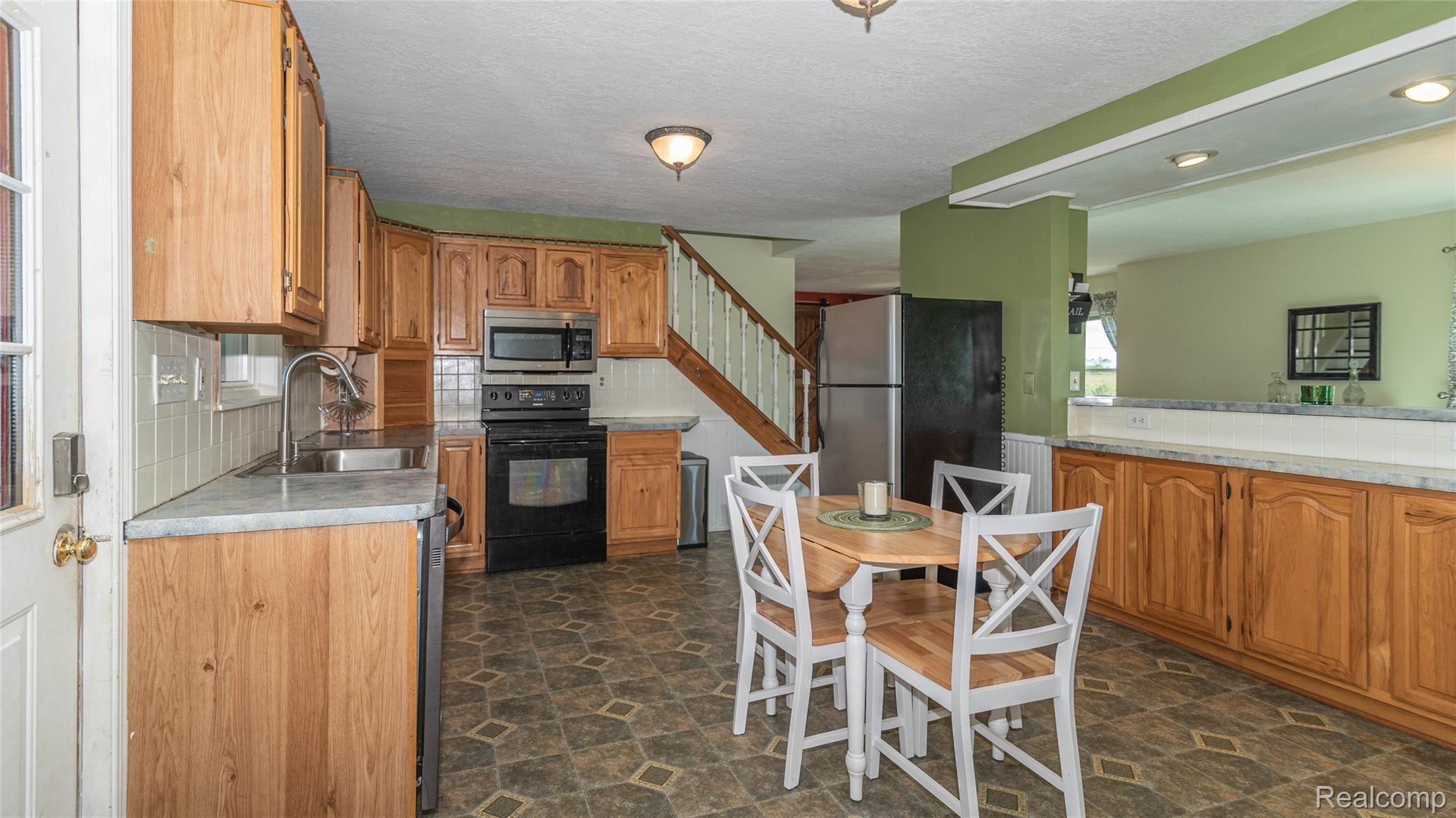 1173 Dundee Azalia Road Dundee, MI 48131 - Photo 23 of 68 00__19.jpg