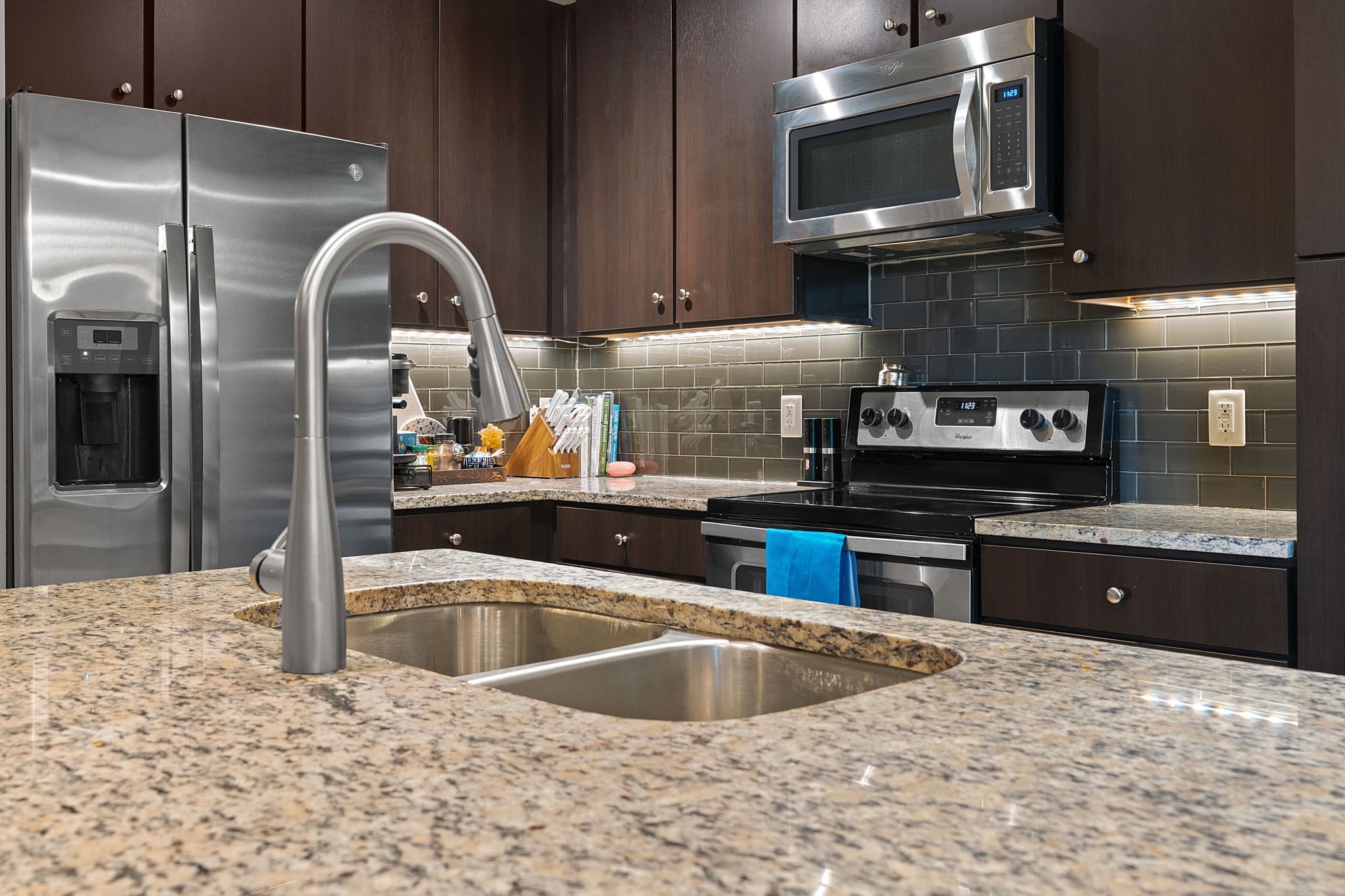 1900 Barton Springs Road, Unit 5031 Austin, TX 78704 - Photo 13 of 40 kitchen