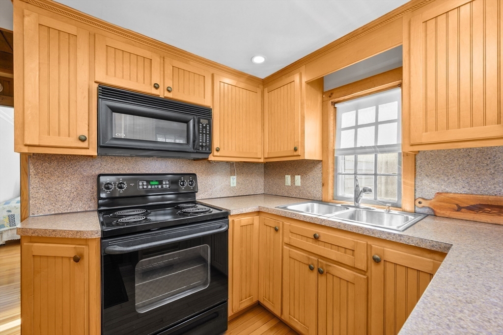 21 Nearmeadows Road Yarmouth, MA 02673 - Photo 17 of 35