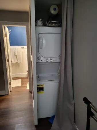 $995 | 815 Clay Street, Unit A, Raleigh, NC 27605