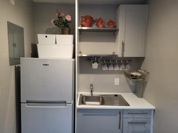 $995 | 815 Clay Street, Unit A, Raleigh, NC 27605