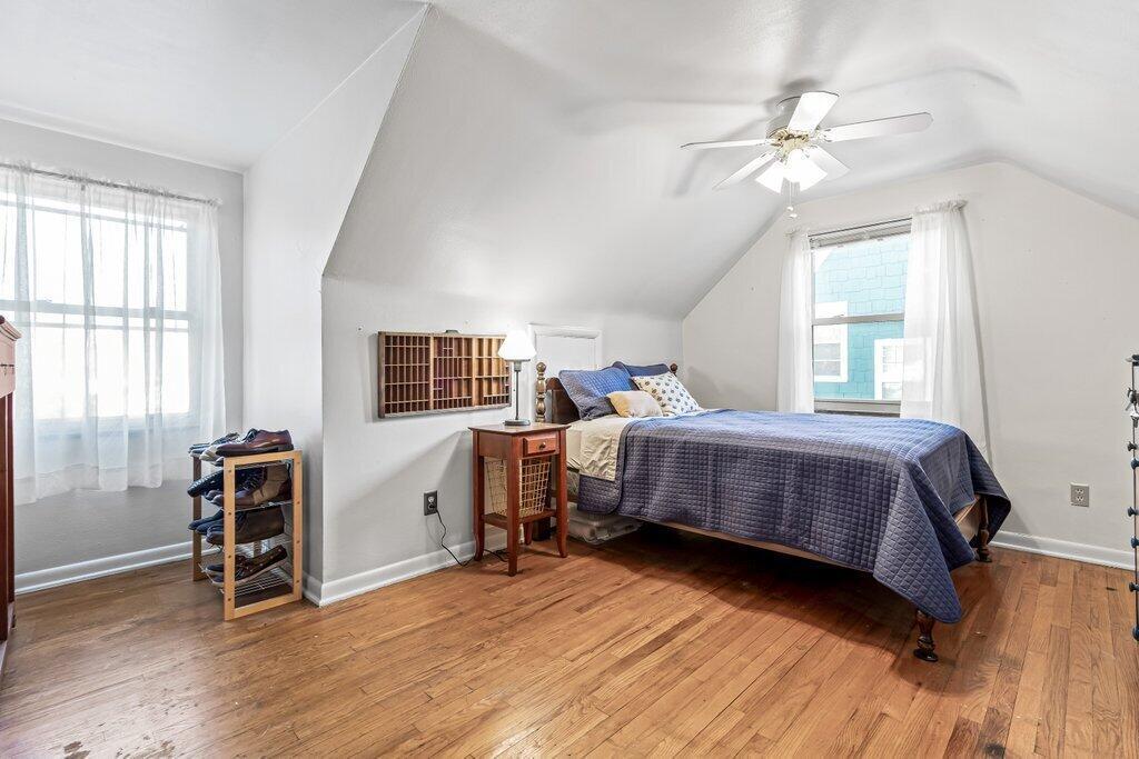 2654 Ruhl Avenue Columbus, OH 43209 - Photo 23 of 30 2nd Floor Bedroom 4
