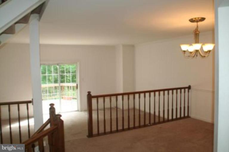 11987 Sentinel Point Court Reston, VA 20191 - Photo 5 of 8 Living Room/Dining Room