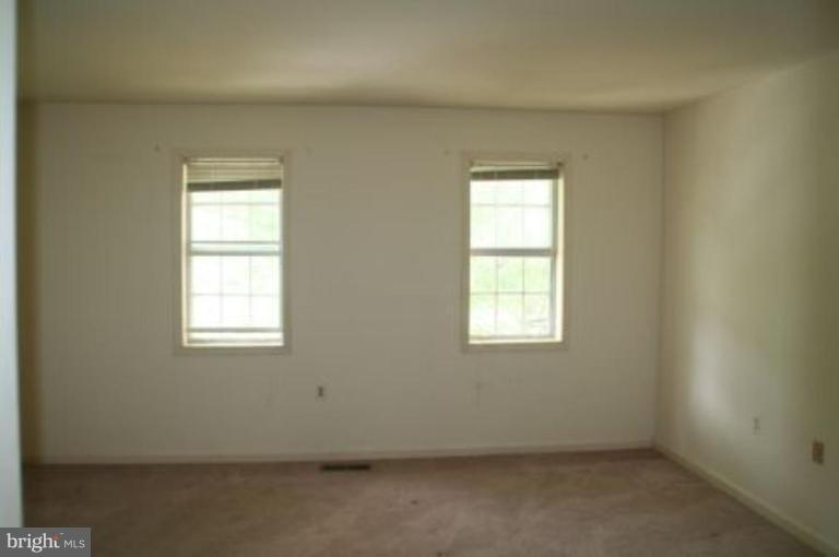 11987 Sentinel Point Court Reston, VA 20191 - Photo 7 of 8 Master Bedroom