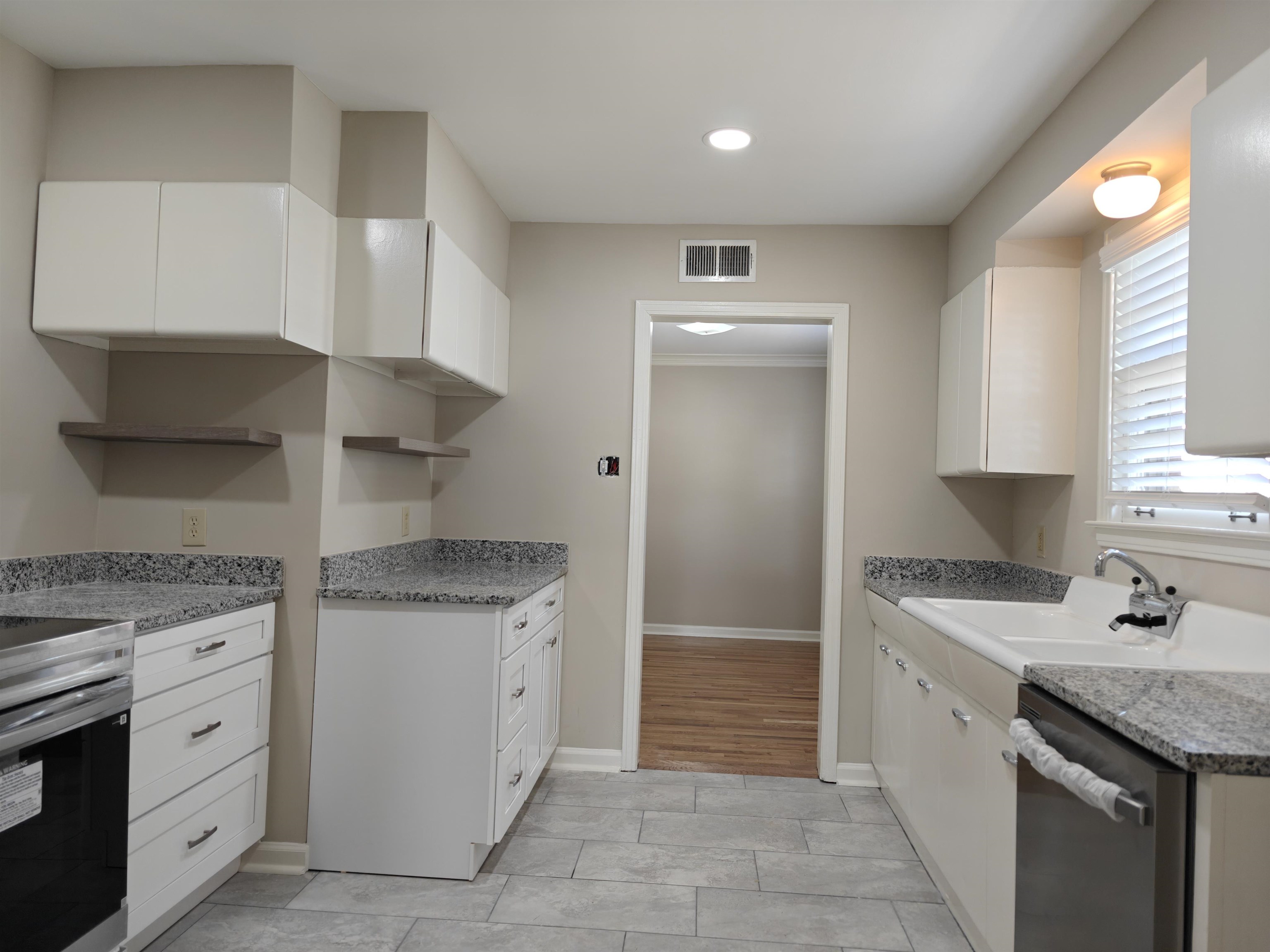 954 Ivy Road Memphis, TN 38117 - Photo 11 of 34