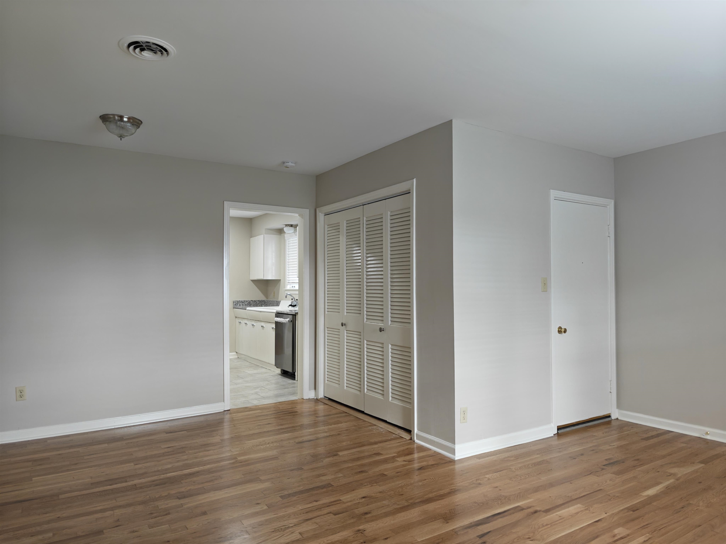 954 Ivy Road Memphis, TN 38117 - Photo 16 of 34