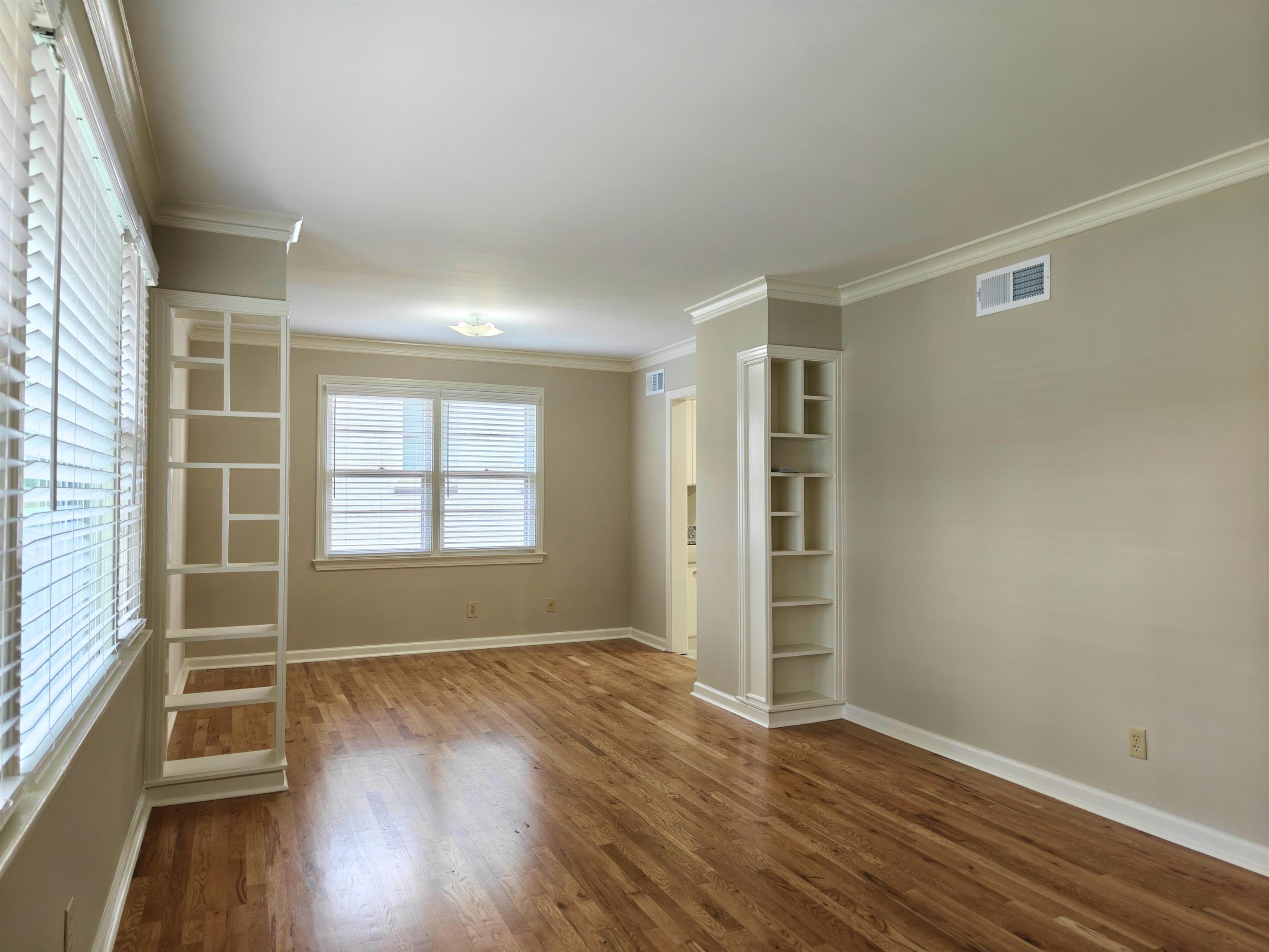 954 Ivy Road Memphis, TN 38117 - Photo 4 of 34