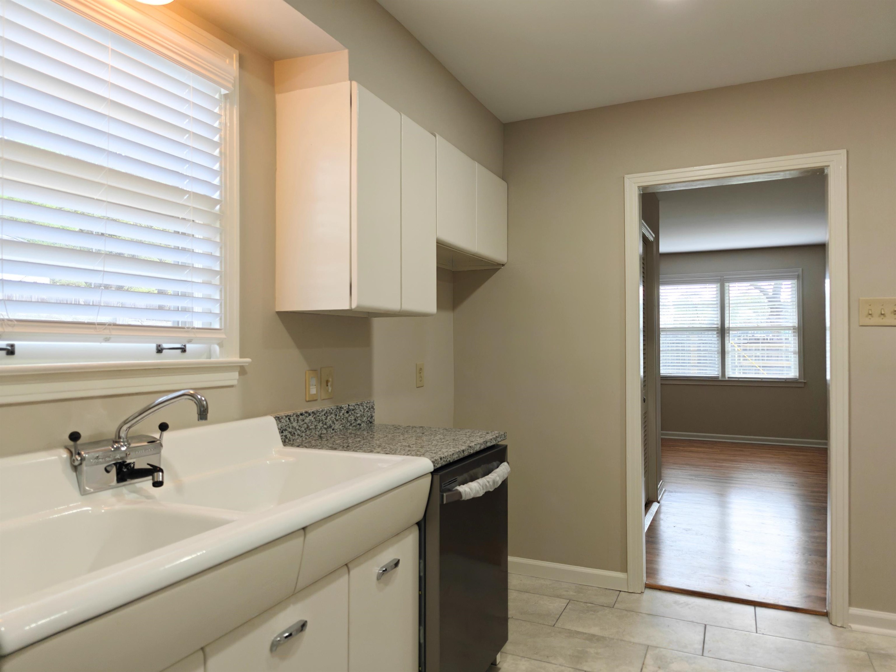 954 Ivy Road Memphis, TN 38117 - Photo 9 of 34