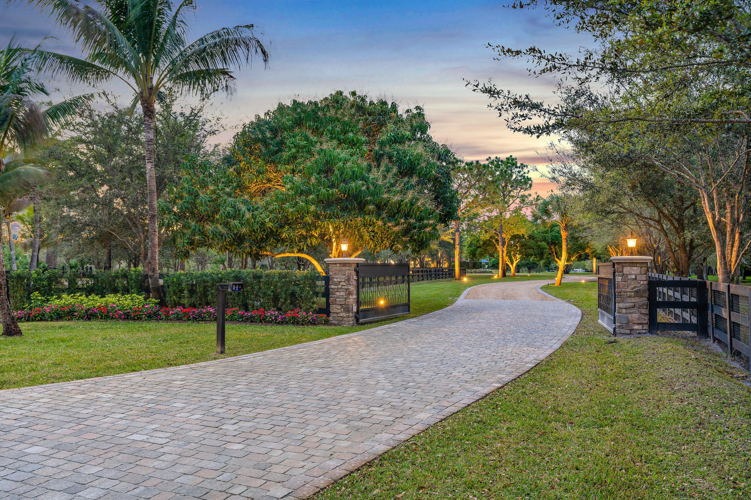 8209 Southeast Rivers Edge Street Jupiter, FL 33458 - Photo 12 of 70 8209 SE Rivers Edge St-35 (1)