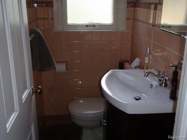 42 Riverside Drive Mount Clemens, MI 48043 - Photo 14 of 20 Bath