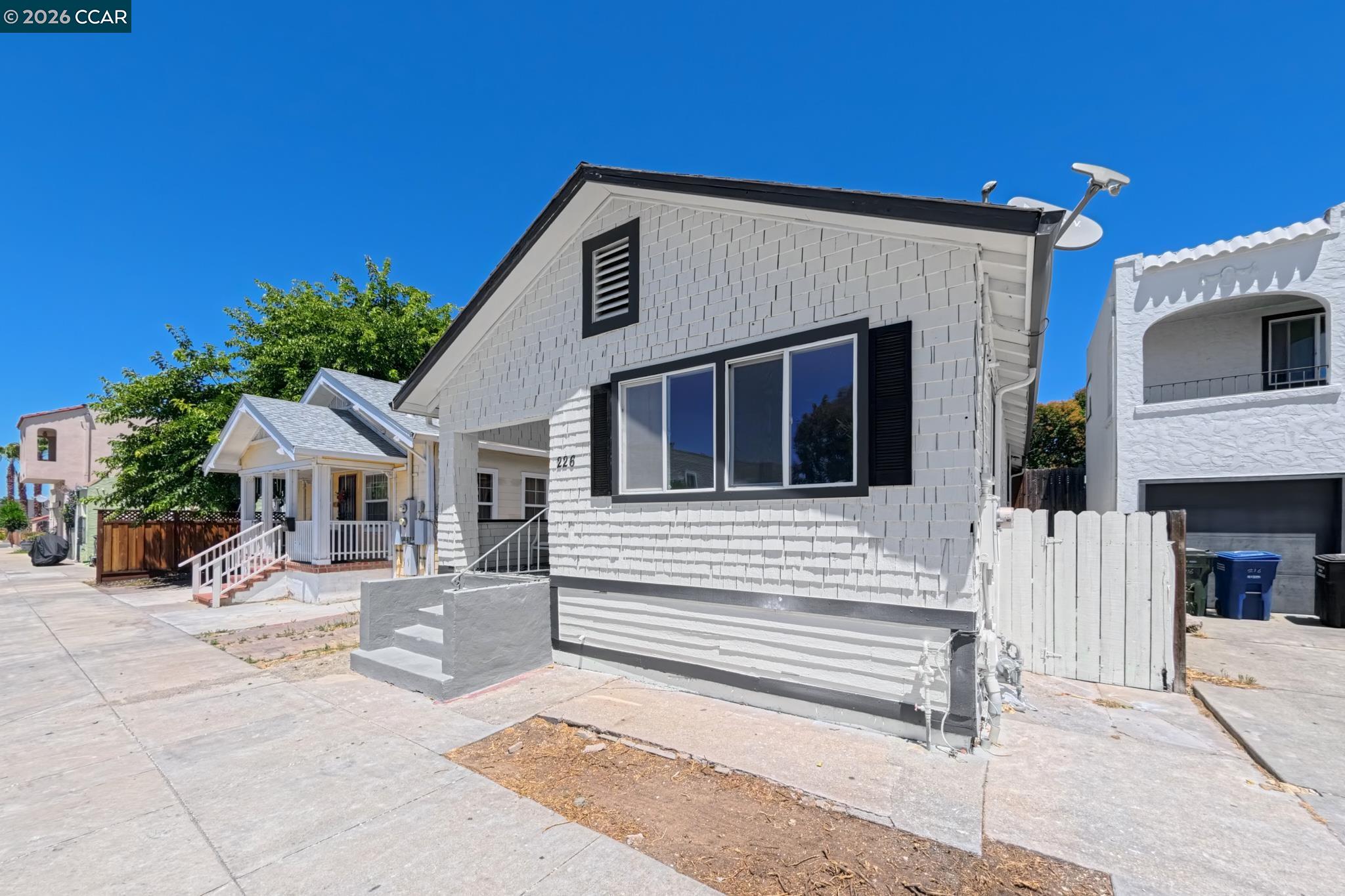 226 West 9th Street Pittsburg, CA 94565 - Photo 2 of 20