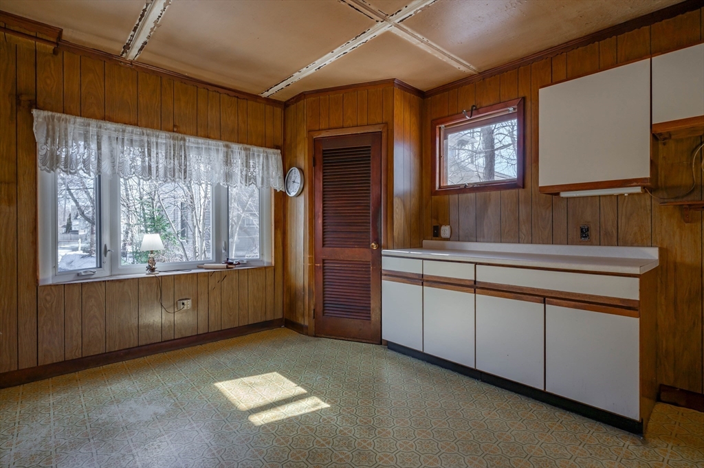 34 Summer Street Saugus, MA 01906 - Photo 16 of 35