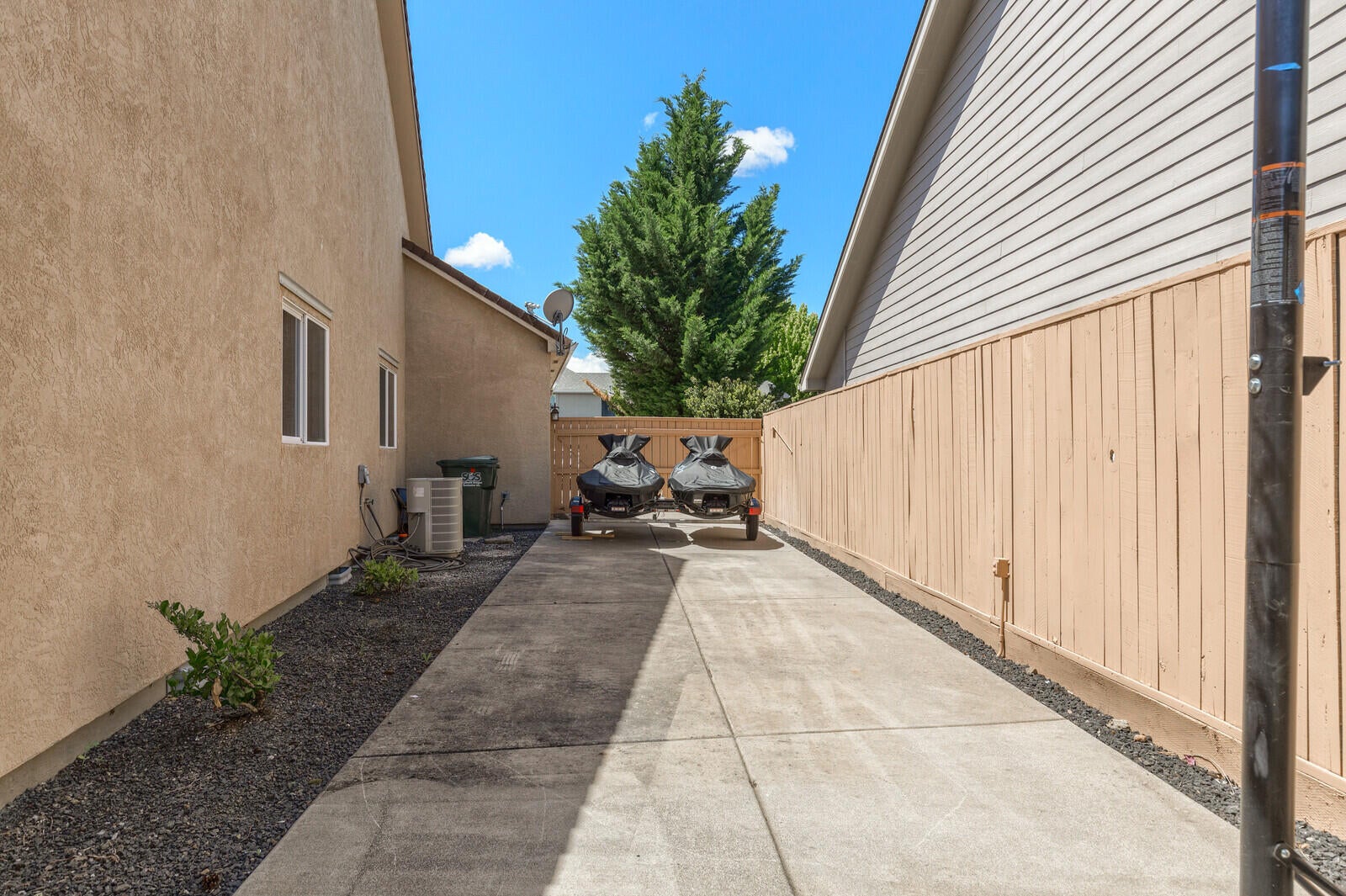 1037 Coral Ridge Eagle Point, OR 97524 - Photo 35 of 38 13_CR_14_mls