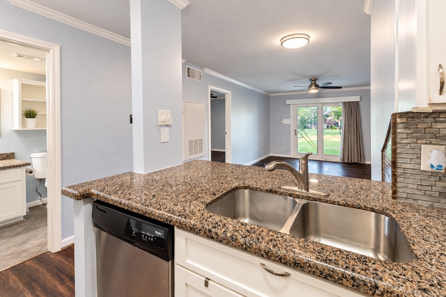 13151 Walden Road, Unit 121 Montgomery, TX 77356 - Photo 11 of 30 Stainless sink