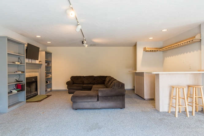 2800 East Mel Currie Road Bloomington, IN 47408 - Photo 22 of 35 Gallery Image 22