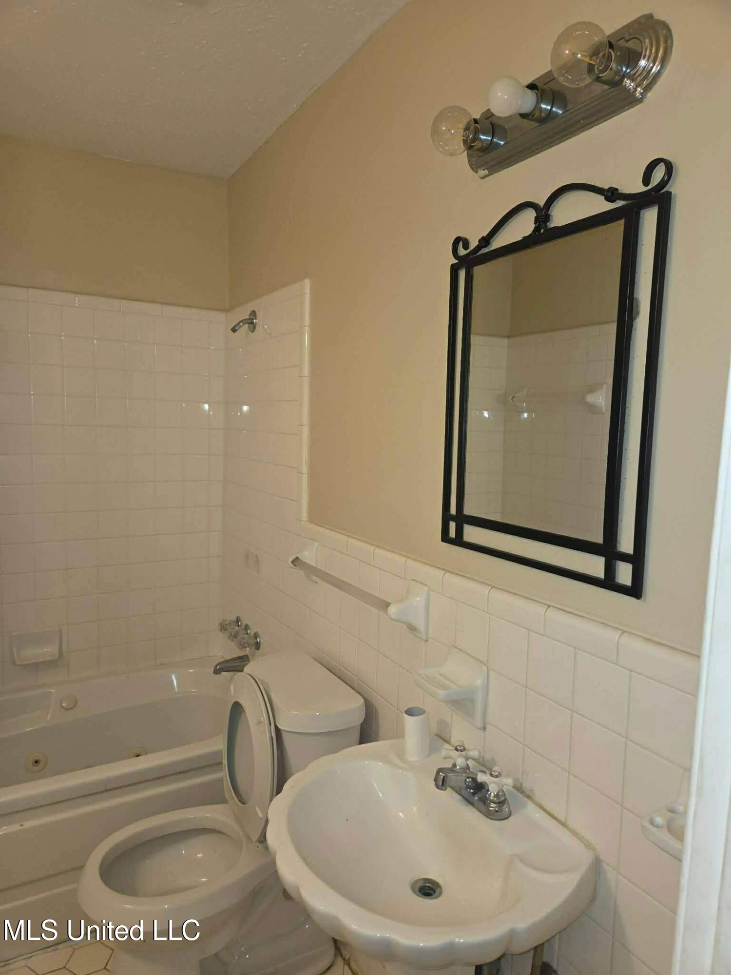 2009 Melvin Road Pearl, MS 39208 - Photo 12 of 19 28ab0026-8ac6-48d2-8c1f-a7b4550dfced.jpg