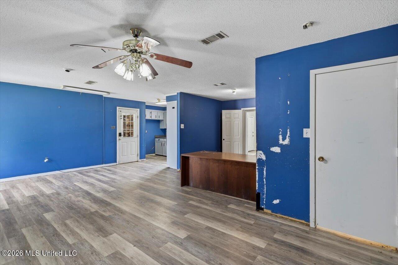 2009 Melvin Road Pearl, MS 39208 - Photo 5 of 33 05-1-2009 Melvin Rd _ Home Tours MS copy