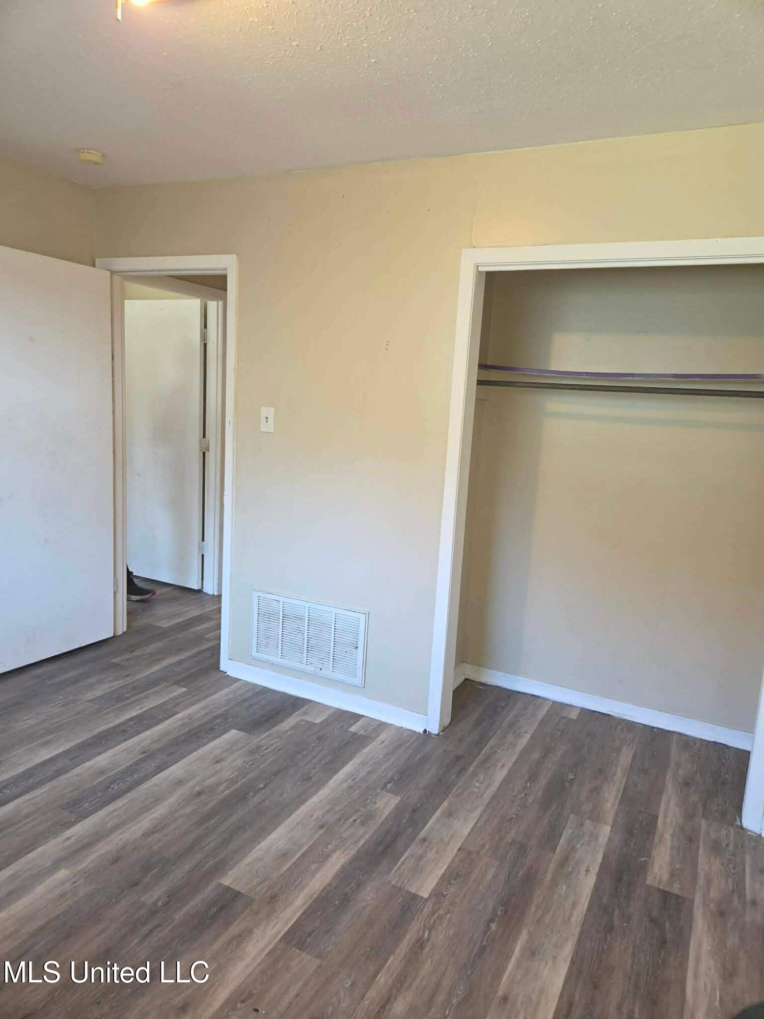 2009 Melvin Road Pearl, MS 39208 - Photo 9 of 19 eadfa9ce-e962-47c8-b9cd-f17c3a910200.jpg