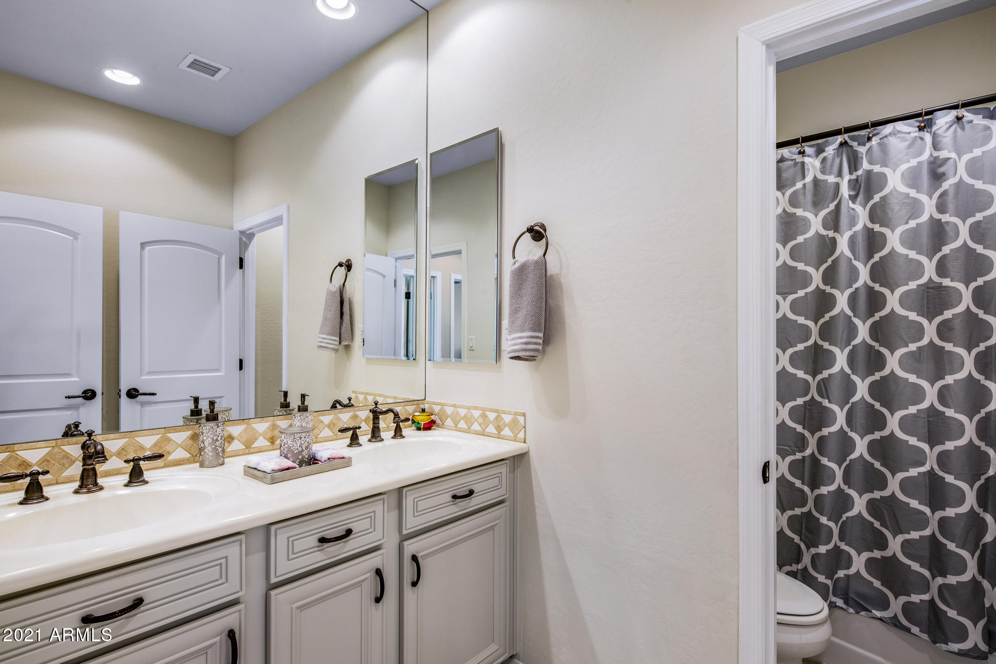 3728 East Maffeo Road Phoenix, AZ 85050 - Photo 29 of 29 Upstairs bathroom 3