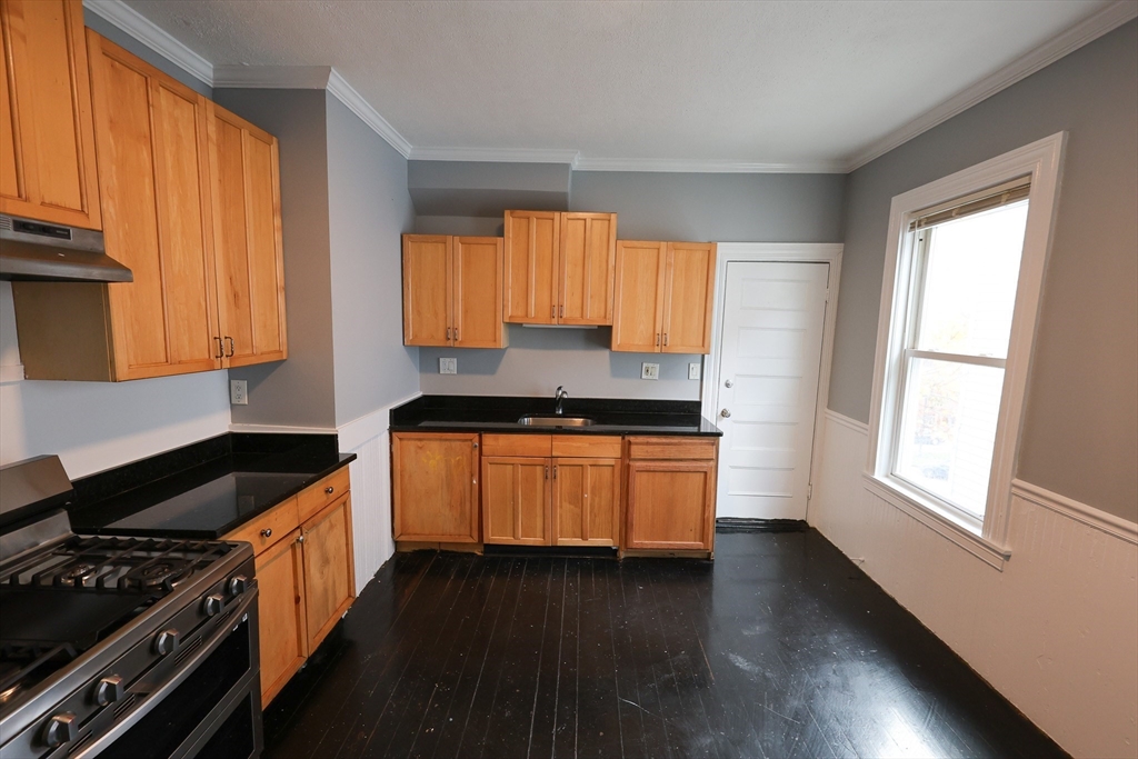 14 Hartwell Street, Unit 3 Boston, MA 02121 - Photo 5 of 21