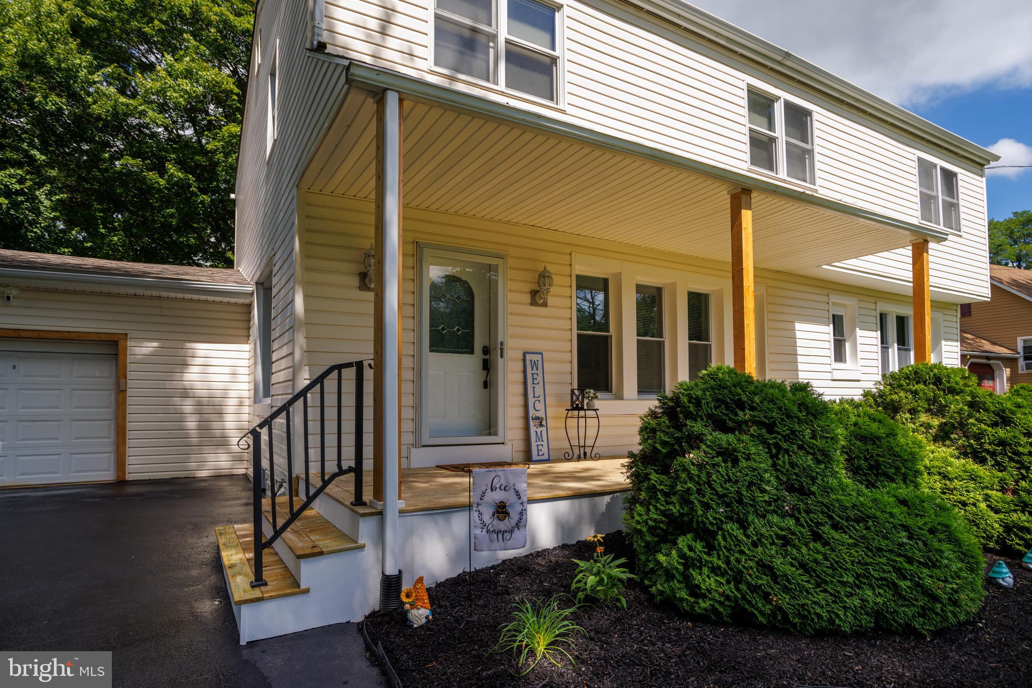 652 Meetinghouse Road Upper Chichester, PA 19061 - Photo 4 of 39