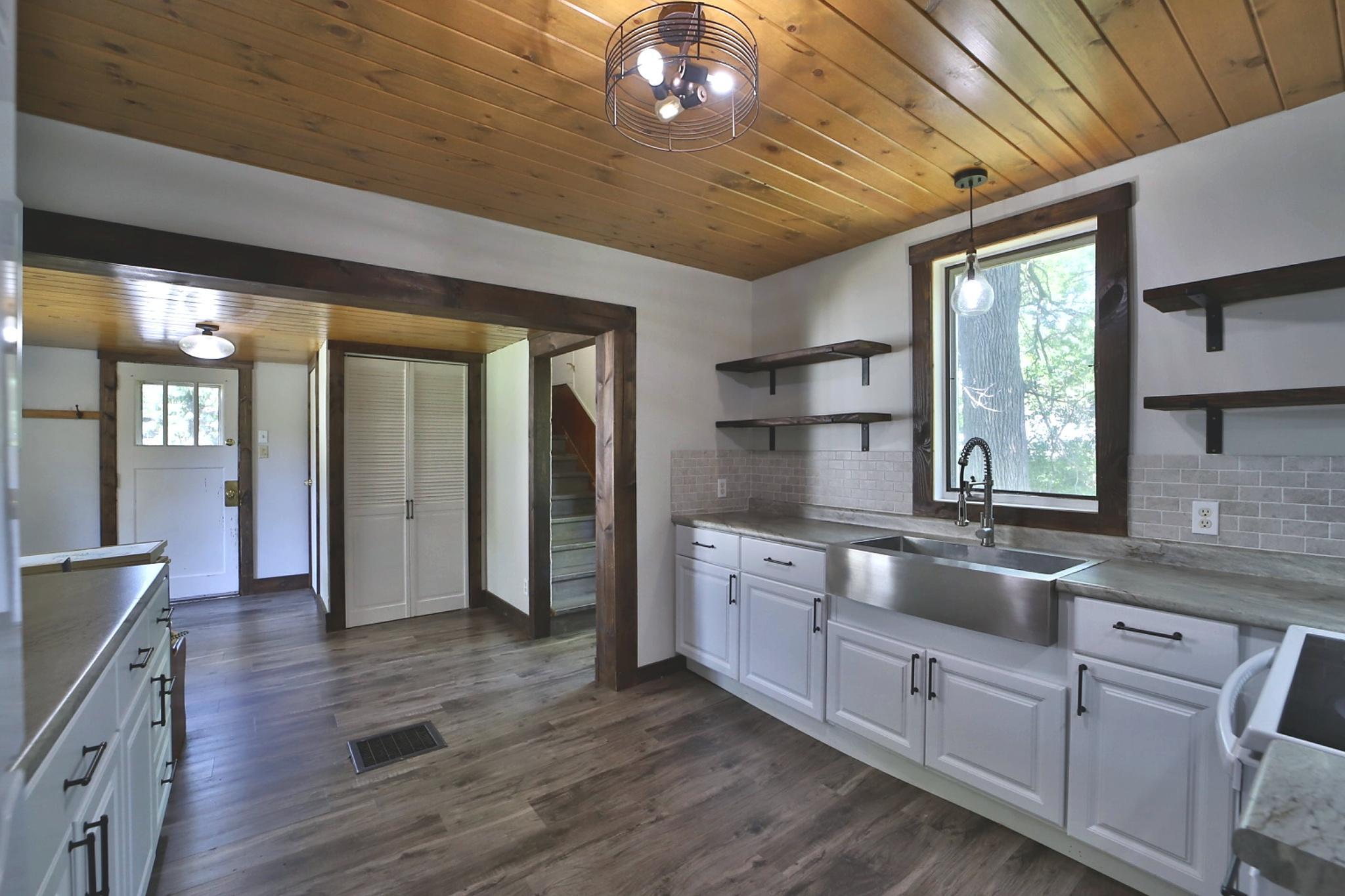413 1st Street Southwest Crosby, MN 56441 - Photo 4 of 29