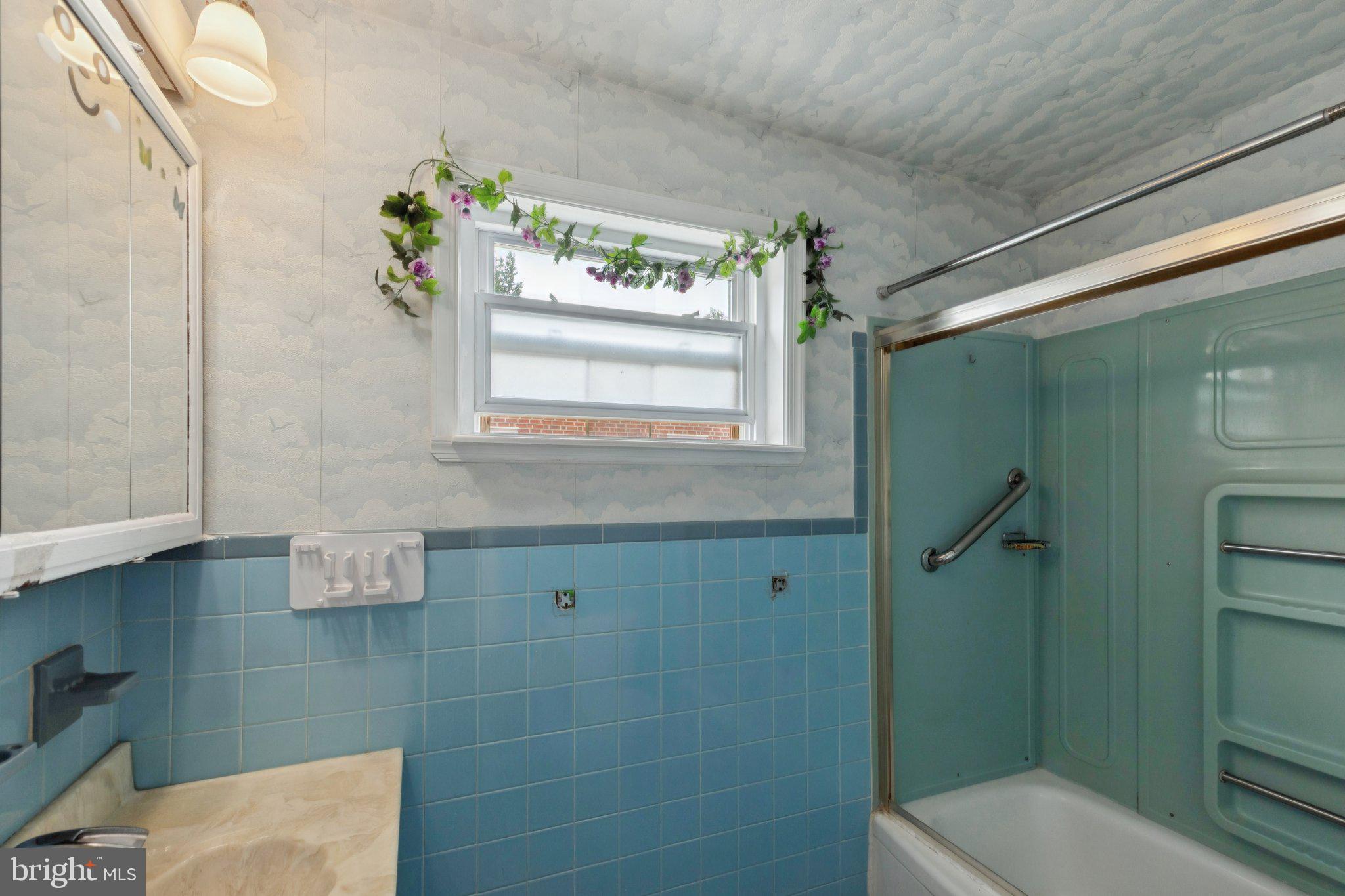 730 Millwood Road Philadelphia, PA 19115 - Photo 49 of 52 a bathroom with a shower and a toilet