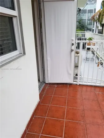 $1,800 | 524 Washington Avenue, Unit 203, Miami Beach, FL 33139